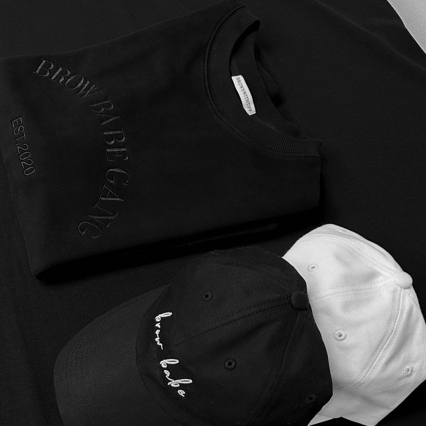 ONYX BROW BABE CREWNECK